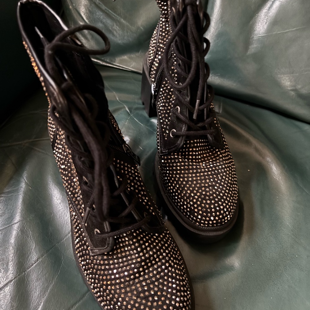 NEW! Sz 9 Madden Girl Black Studded Lace Up look - easy on ZIP ON side Boots - Picture 2 of 12